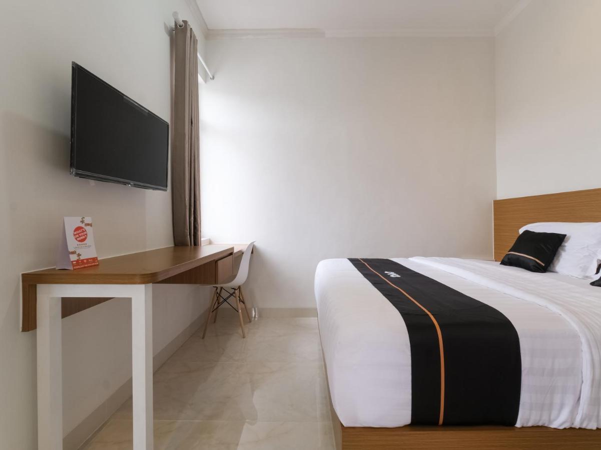 Super Oyo Collection O 90023 Damar Kusumo Hotel 3*